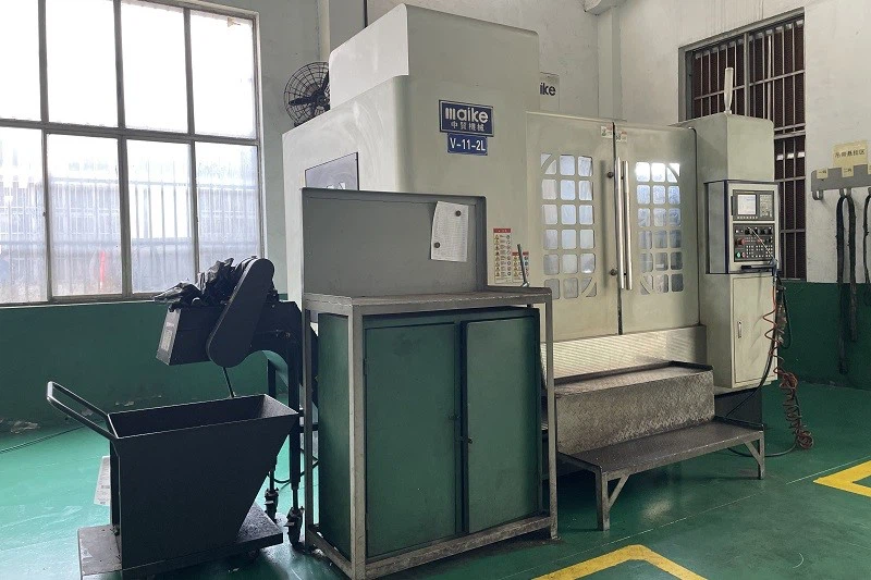 CNC Vertical Machining Center V-11L-2L CNC Vertical Machining Center V-11L-2L